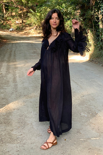 Long black best sale nightgown with sleeves