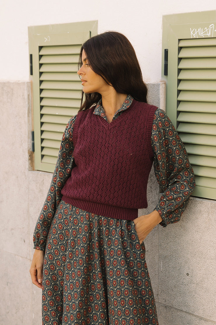 Lea V-Neck Vest