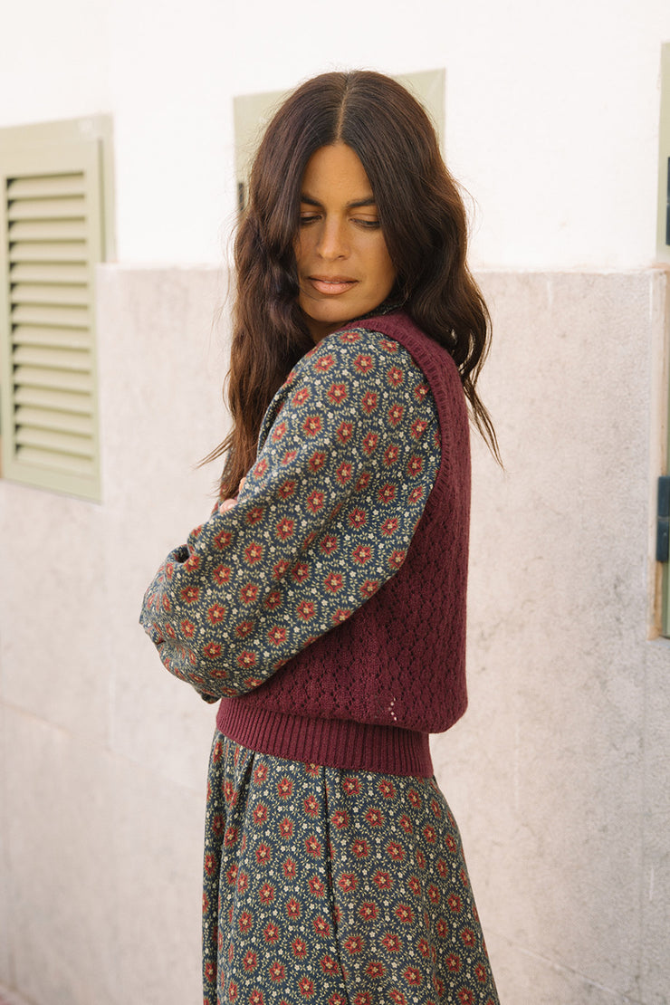 Lea V-Neck Vest