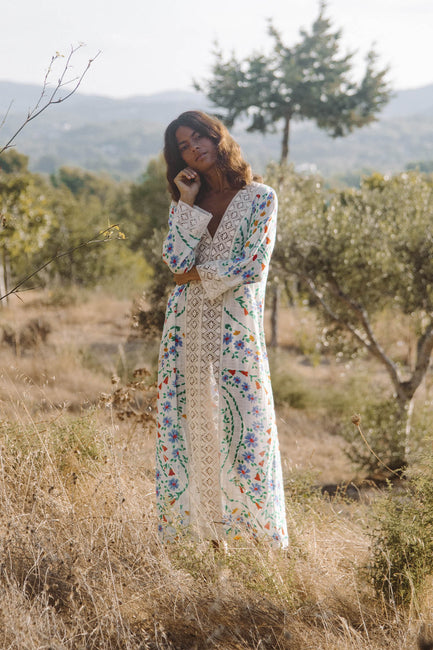 Romantic V Lace Trim Kaftan